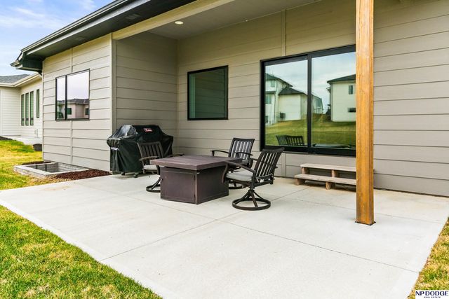 21060 Joseph Street, Elkhorn, NE 68022