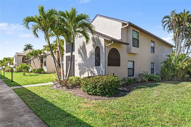 8504 Charter Club CIR 5, Fort Myers, FL 33919