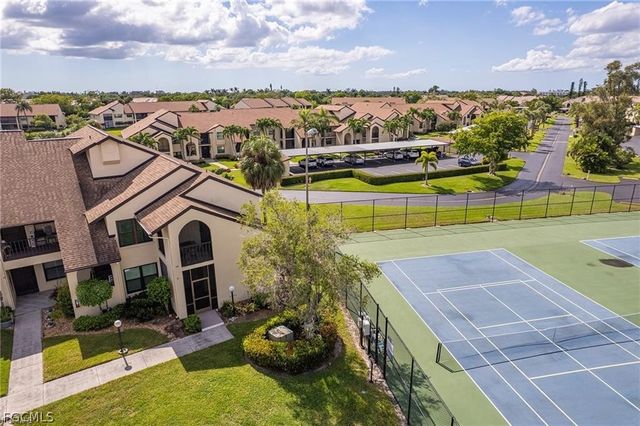 8504 Charter Club CIR 5, Fort Myers, FL 33919