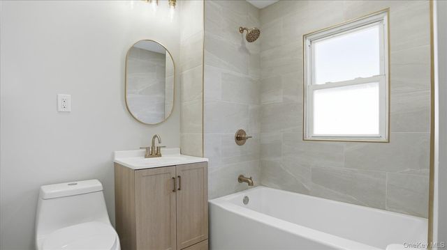 25 Mayfair Avenue, Floral Park, NY 11001