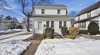 25 Mayfair Avenue, Floral Park, NY 11001