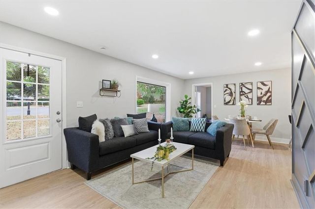 4015 Moffat Court, Decatur, GA 30035