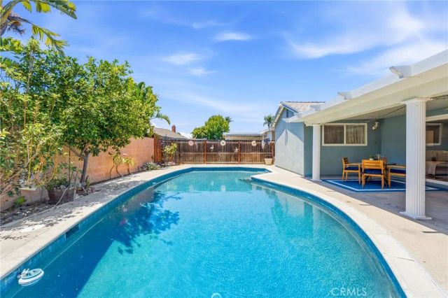 4956 E Holbrook, Anaheim Hills, CA 92807