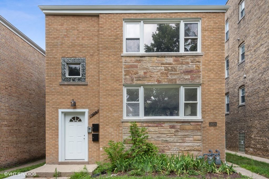 1619 Monroe Street 1, Evanston, IL 60202