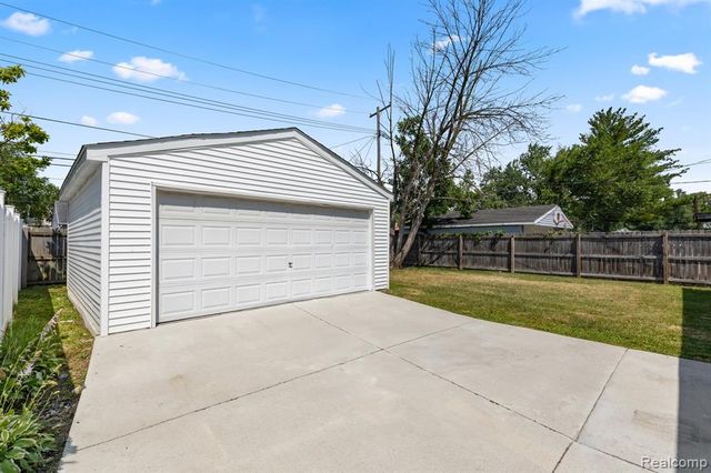 25615 Miracle Drive, Madison Heights, MI 48071