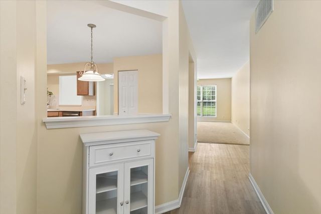 501 Grosse Pointe Circle, Vernon Hills, IL 60061