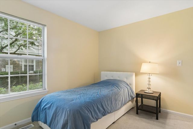 501 Grosse Pointe Circle, Vernon Hills, IL 60061