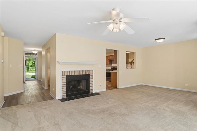 501 Grosse Pointe Circle, Vernon Hills, IL 60061
