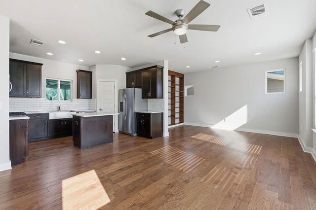 1912 Dinsdale LN, Austin, TX 78741