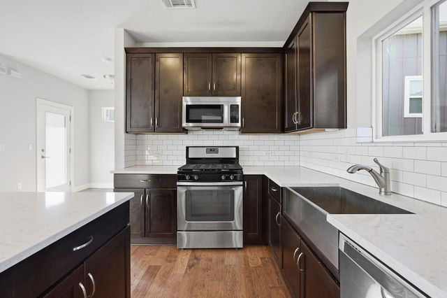 1912 Dinsdale LN, Austin, TX 78741