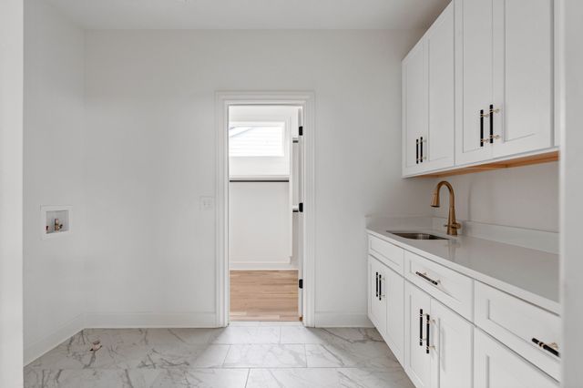 1037 Mitchell Rd B, Nashville, TN 37206