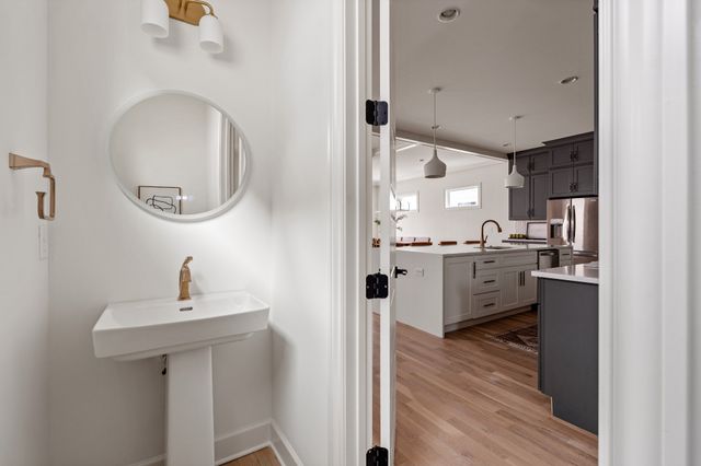 1037 Mitchell Rd B, Nashville, TN 37206