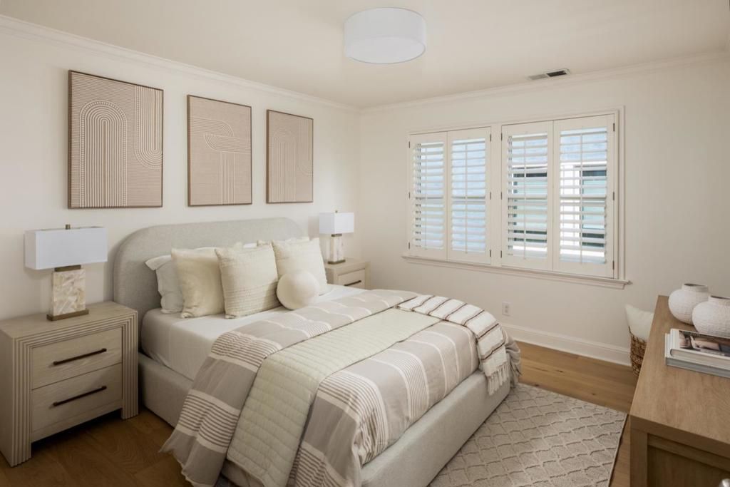 Image 6 of property listing at 1033 Oakland Avenue, Menlo Park, CA 94025