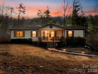 17 Bannister Drive, Asheville, NC 28804