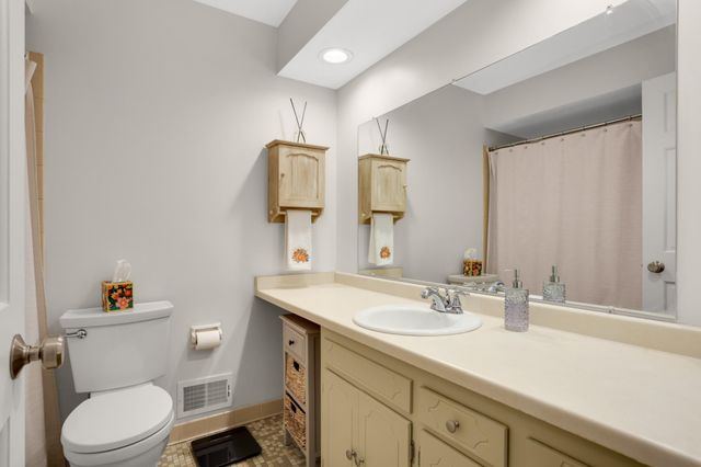 9943 Morris Road, Bloomington, MN 55437