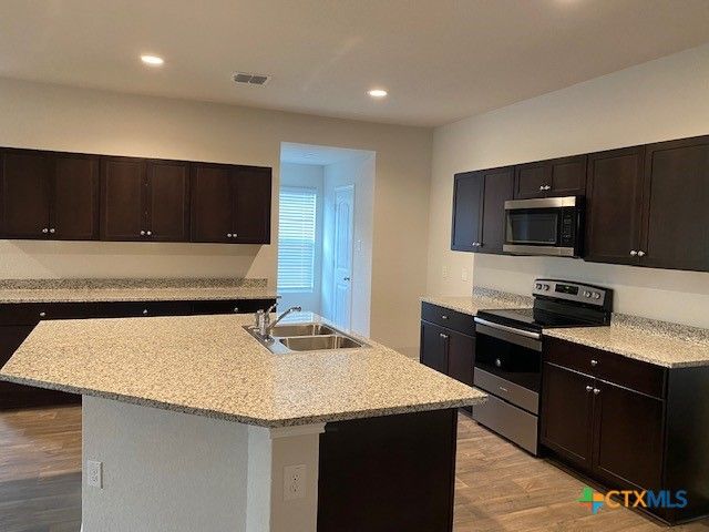 868 Margay Loop, Seguin, TX 78155