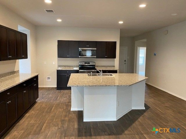 868 Margay Loop, Seguin, TX 78155