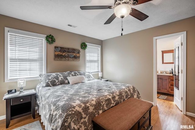 307 Noah Lane, Carterville, IL 62918