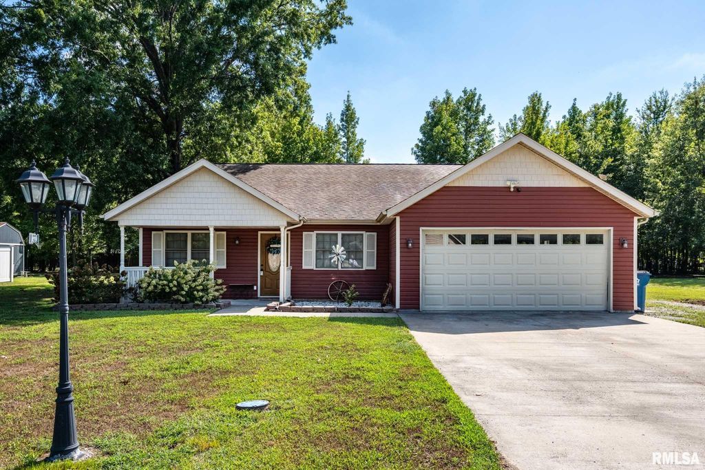 307 Noah Lane, Carterville, IL 62918