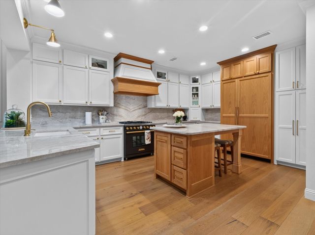 4003 Rive Lane, Addison, TX 75001