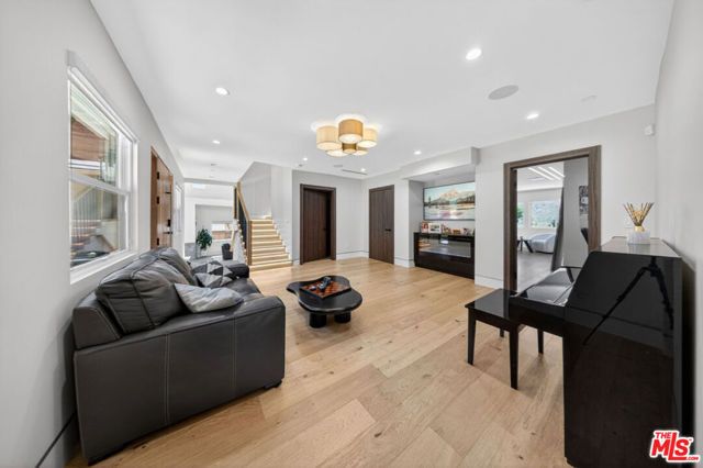 2806 Manhattan Avenue, La Crescenta, CA 91214