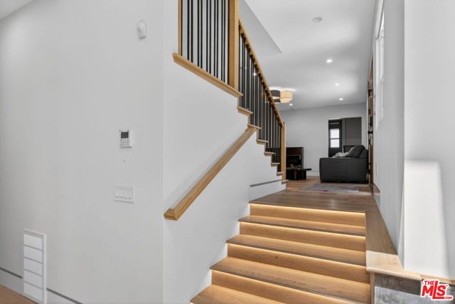 2806 Manhattan Avenue, La Crescenta, CA 91214