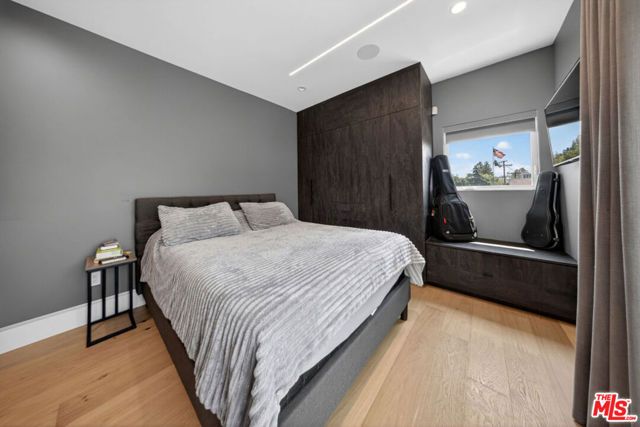 2806 Manhattan Avenue, La Crescenta, CA 91214