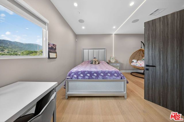 2806 Manhattan Avenue, La Crescenta, CA 91214