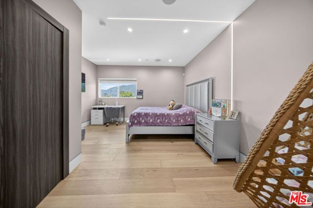 2806 Manhattan Avenue, La Crescenta, CA 91214