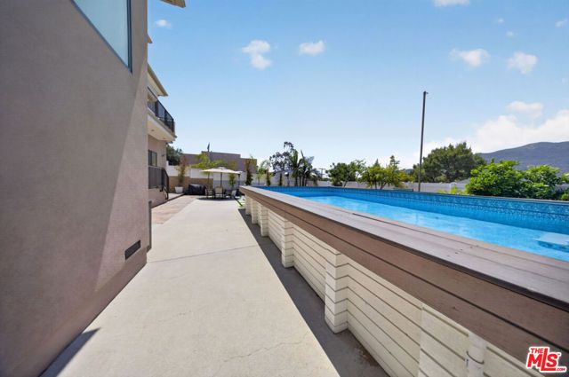 2806 Manhattan Avenue, La Crescenta, CA 91214