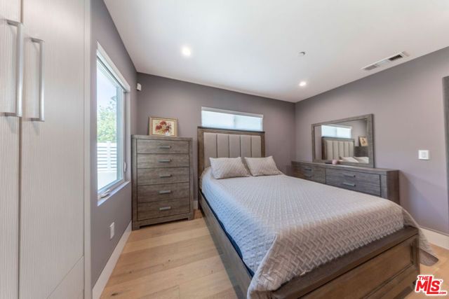 2806 Manhattan Avenue, La Crescenta, CA 91214