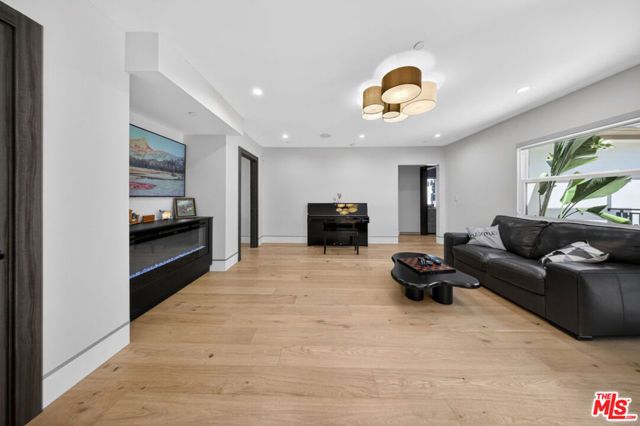 2806 Manhattan Avenue, La Crescenta, CA 91214