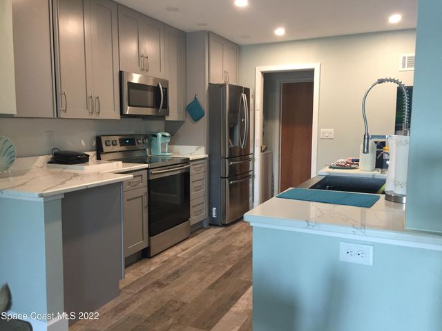 31 Emerald Court, Satellite Beach, FL 32937