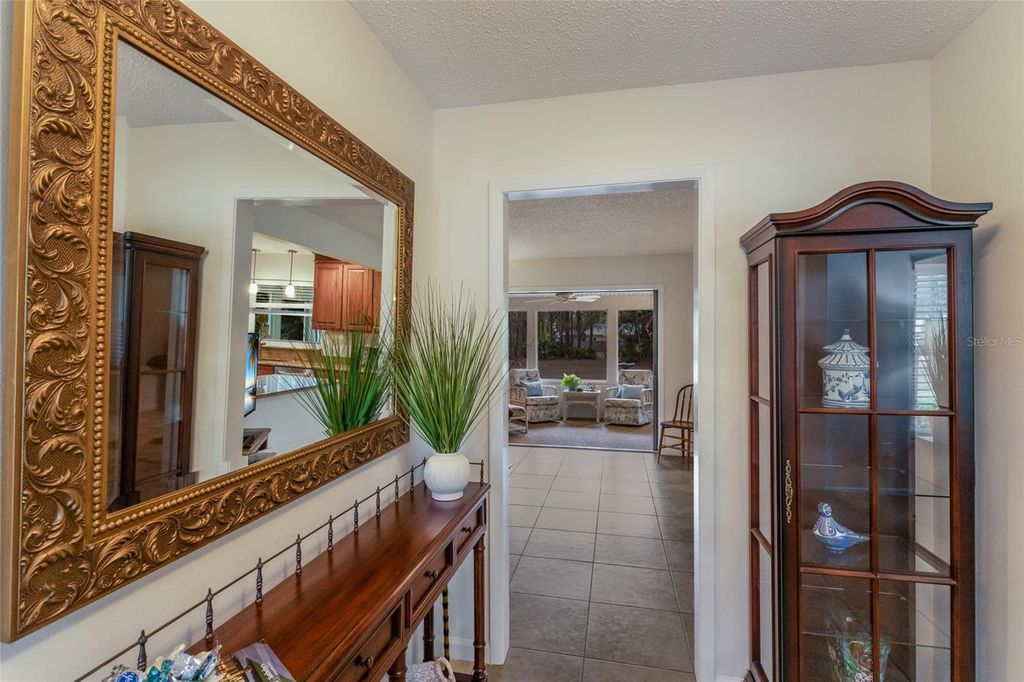 Image 14 of property listing at 10617 FOREST RUN DRIVE, Bradenton, FL 34211