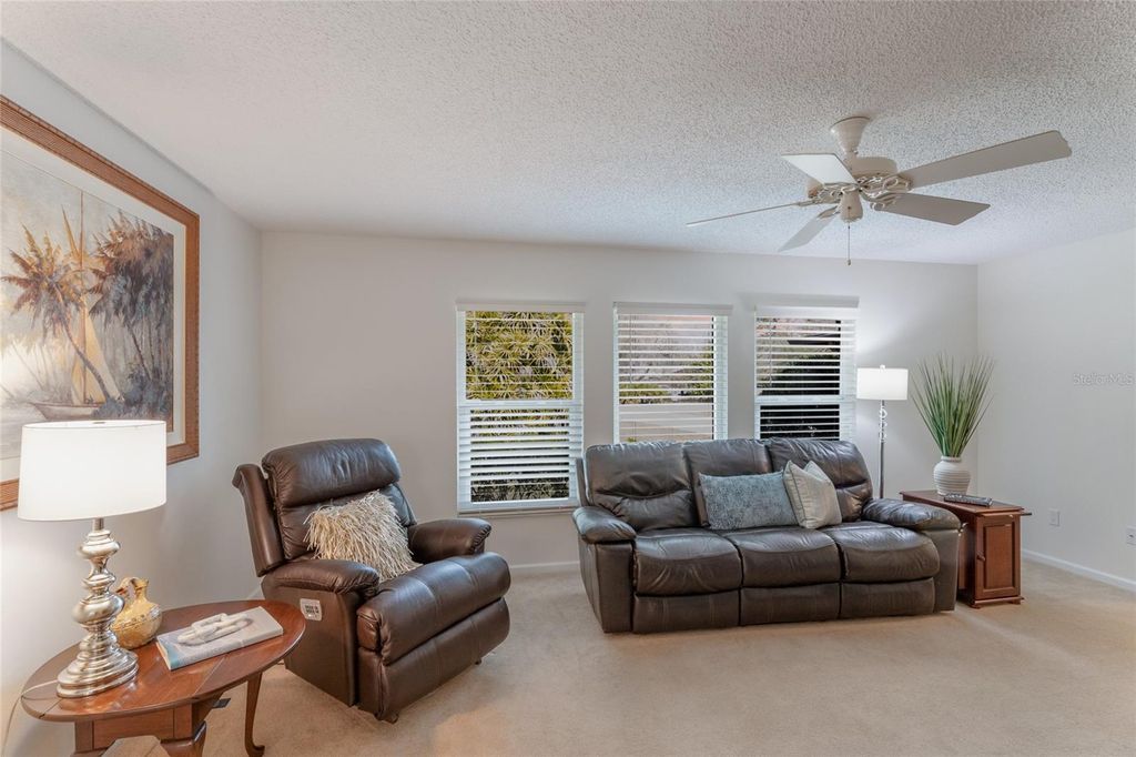 Image 18 of property listing at 10617 FOREST RUN DRIVE, Bradenton, FL 34211