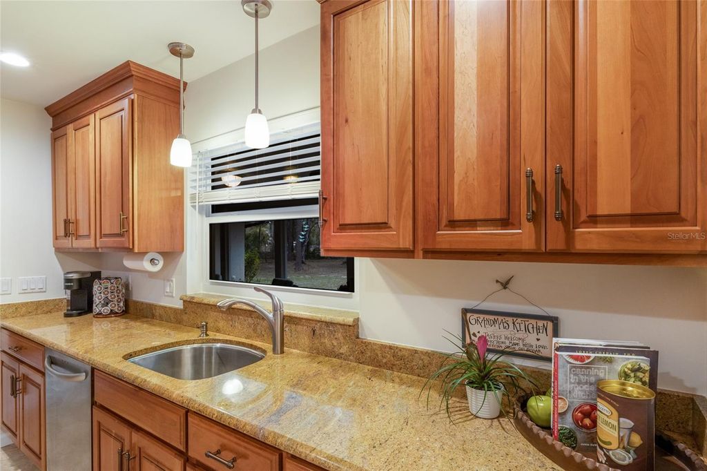 Image 23 of property listing at 10617 FOREST RUN DRIVE, Bradenton, FL 34211