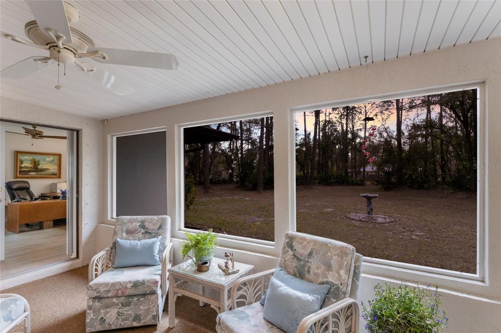 Image 33 of property listing at 10617 FOREST RUN DRIVE, Bradenton, FL 34211