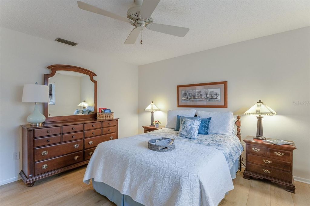 Image 41 of property listing at 10617 FOREST RUN DRIVE, Bradenton, FL 34211