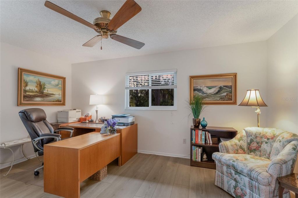 Image 43 of property listing at 10617 FOREST RUN DRIVE, Bradenton, FL 34211