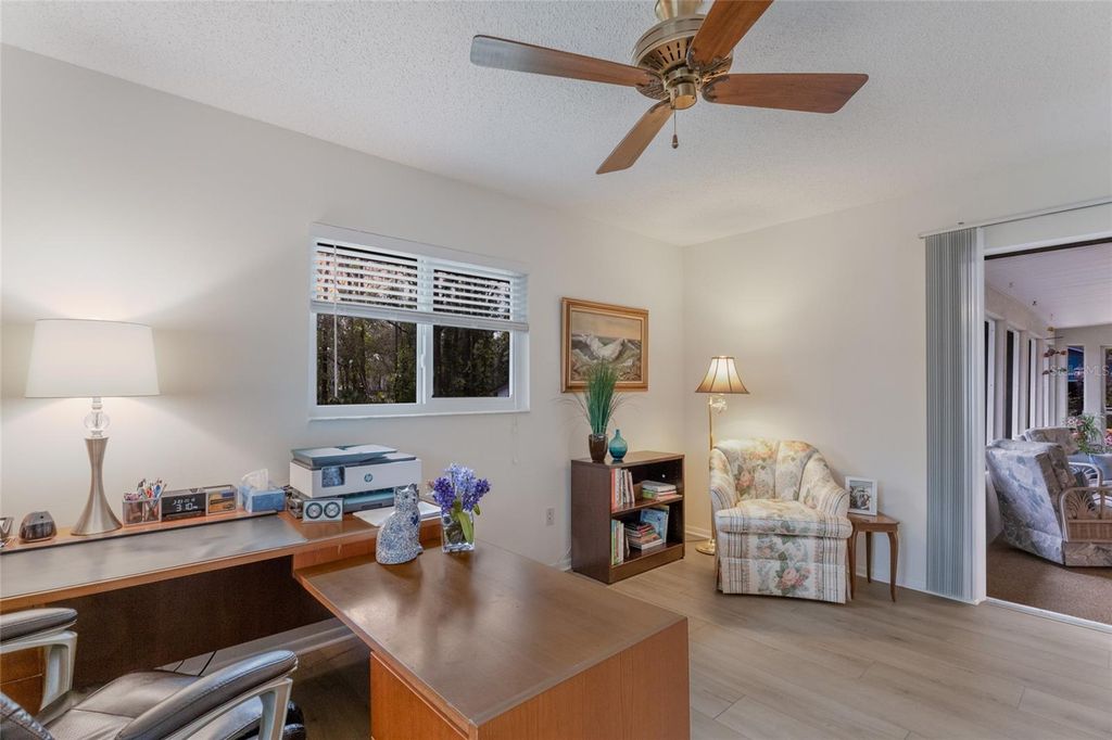 Image 44 of property listing at 10617 FOREST RUN DRIVE, Bradenton, FL 34211