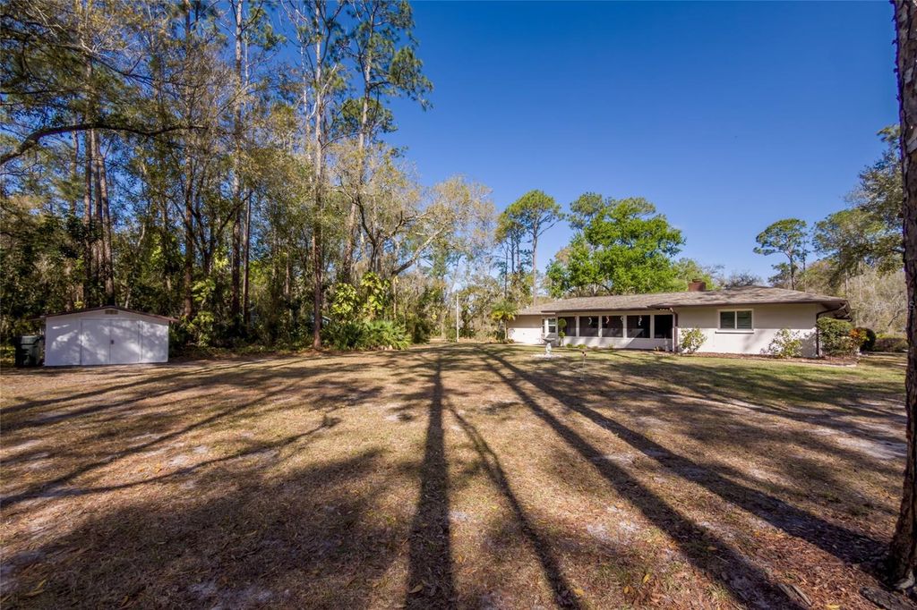 Image 52 of property listing at 10617 FOREST RUN DRIVE, Bradenton, FL 34211