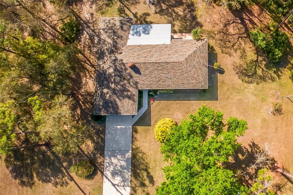 Image 53 of property listing at 10617 FOREST RUN DRIVE, Bradenton, FL 34211