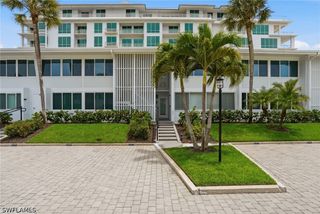 1065 Gulf Shore BLVD N 108, Naples, FL 34102