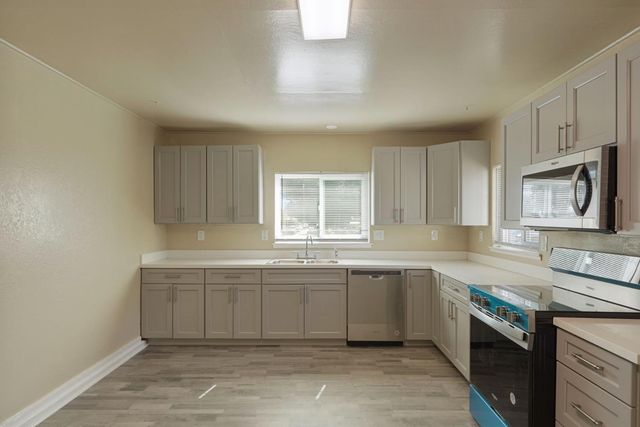 1803 Milton St, Stockton, CA 95205