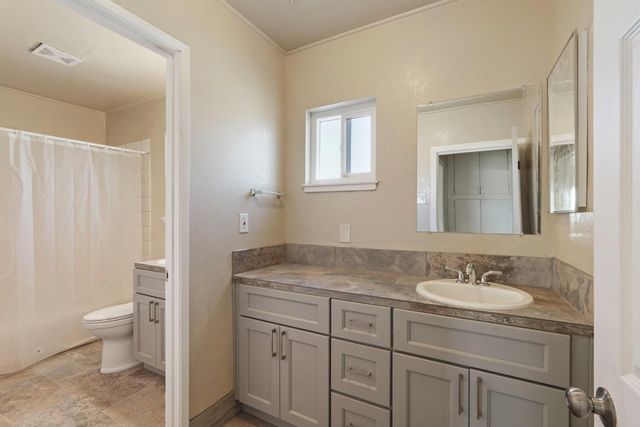 1803 Milton St, Stockton, CA 95205