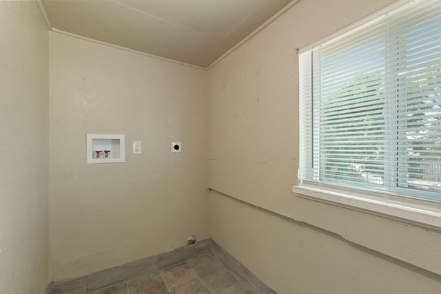 1803 Milton St, Stockton, CA 95205