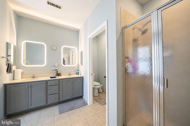 2672 HONEYSUCKLE LN, Philadelphia, PA 19116