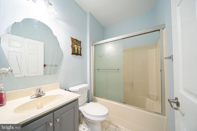 2672 HONEYSUCKLE LN, Philadelphia, PA 19116