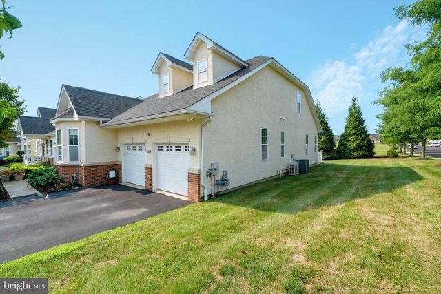 2672 HONEYSUCKLE LN, Philadelphia, PA 19116