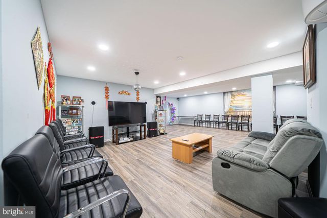 2672 HONEYSUCKLE LN, Philadelphia, PA 19116
